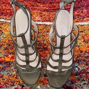 High blocked heels suede shoes